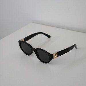 GIVENCHY SUNGLASSES IN BLACK